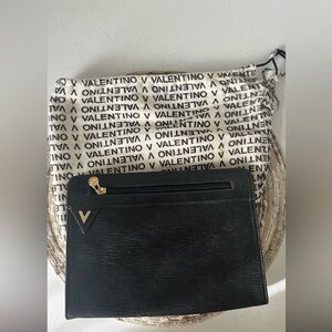 Mario Valentino Clutch